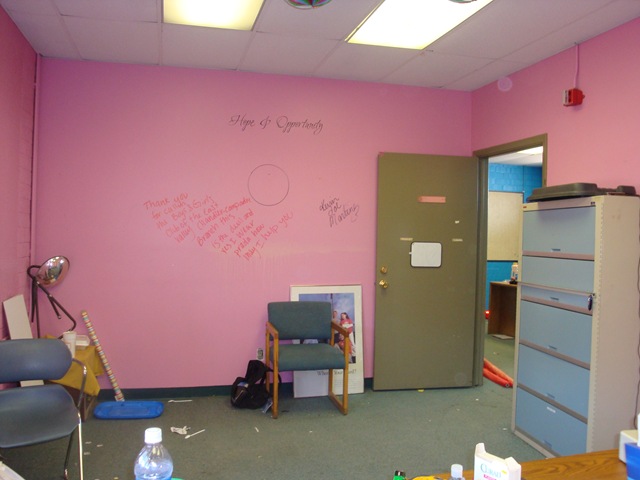 [building closing 001[6].jpg]