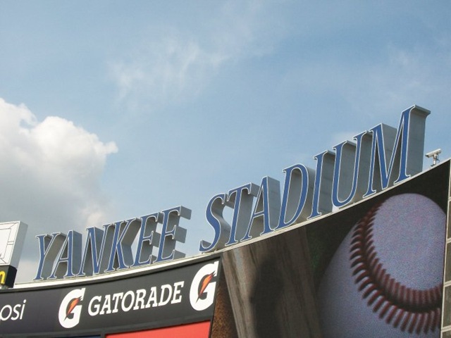 [Yankee Stadium Sign[2].jpg]