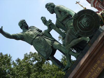 Kozma MininとDmitry Pozharskyの像