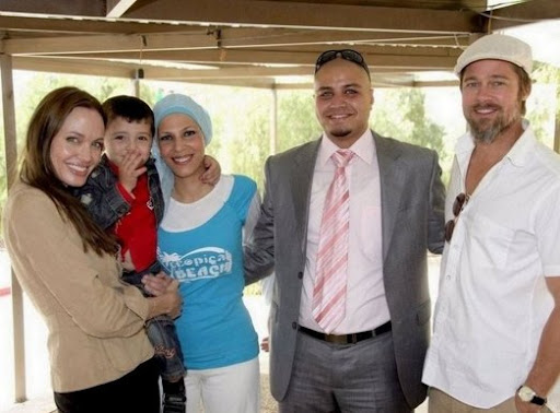  Angelina Jolie llegó a Jordania para visitar a sirios que escaparon de la guerra civil en su país