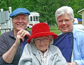 Ron, Brenda, & Mom2