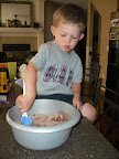 Kahle and Aunt Rachel making brownies