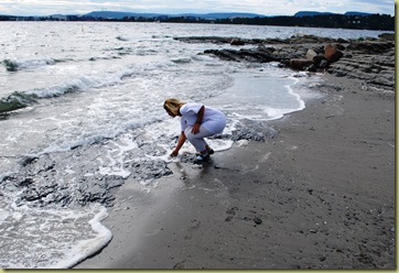 B1 - OsloBG -Walking at Bygdöy  - Is it cold - the water