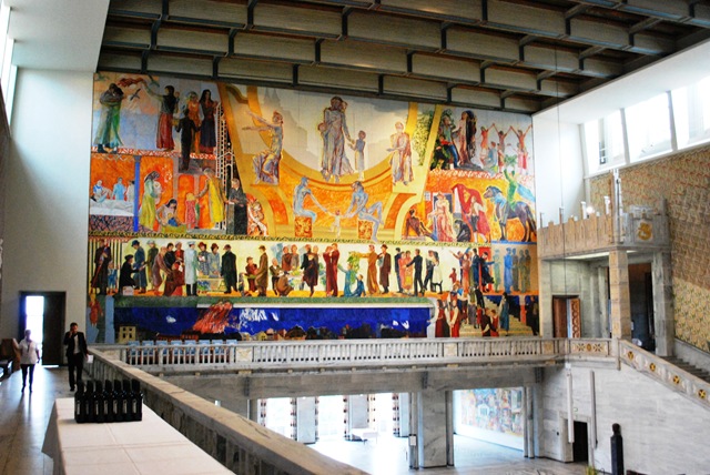 [12 - OsloBG - the grand opening  - Oslo City Hall - Wall paintings[2].jpg]