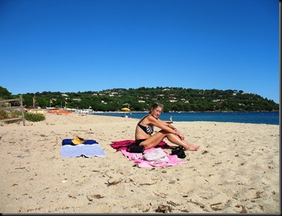 Himmelsk på Tahiti stranden ved Saint Tropez (Frankrike) en dag i oktober Himmelsk på Tahiti stranden ved Saint Tropez (Frankrike) en dag i oktober