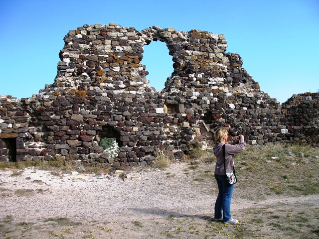 [Evenos - Old ruins - Volcanic stones[3].jpg]