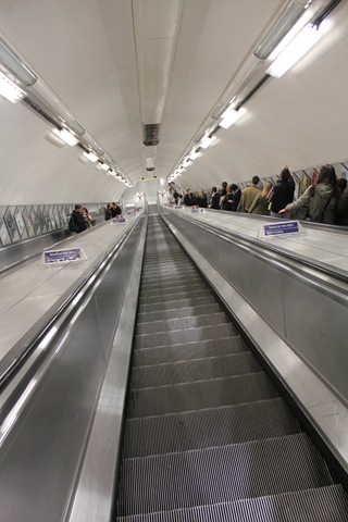 [UK 2061[3].jpg]