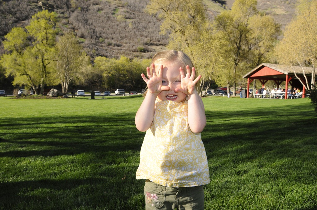 [olivia_13__05_13_11 2[4].jpg]