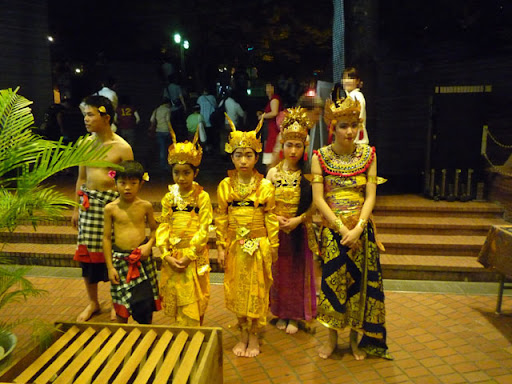 b006.jpg (640×480) b006.jpg (640×480)