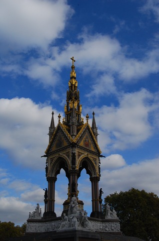 [London227511.jpg]