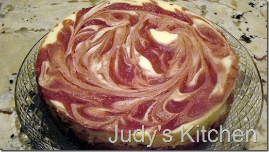 strawberry swirl cheesecake (2)