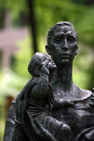 [9-Fatherhooda[2].jpg]