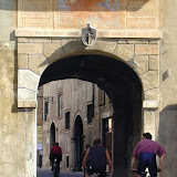 Ciclisti in Via Rialto.jpg
