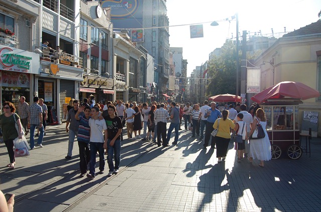 [Turkia 2009 - Estambul  - Istiklal Caddesi    501[2].jpg]