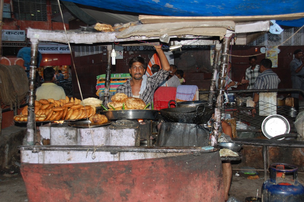 [India 2010 -  Jaipur , paseo nocturno por el mercado , 15 de septiembre   01[3].jpg]