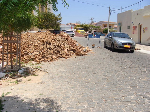 [Entulho 2[3].jpg]