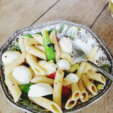 Spring Pasta Salad With Asparagus, Tomato and Mozzarella