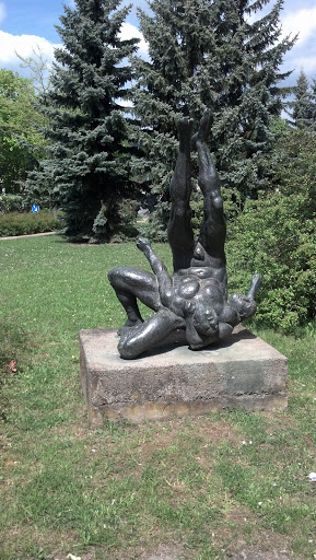 Skulptur am ehemaligen Sokolov