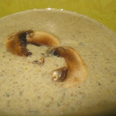 Creamy Mushroom & Roasted Onion Soup
