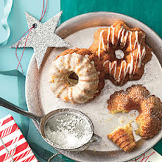 Hummingbird Bundt Cakes