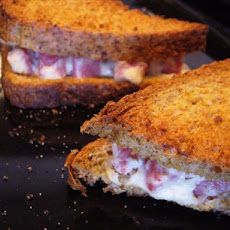Toasted Sausage and Horseradish Sandwiches - Grzanki Z Kielbasa