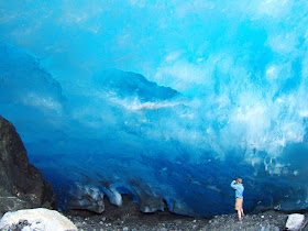 37765722 39a3d9f268 b The World Beneath the World