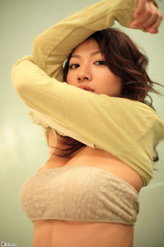 AYUMI NINOMIYA 214_233790_2b975164ffb76f2.jpg