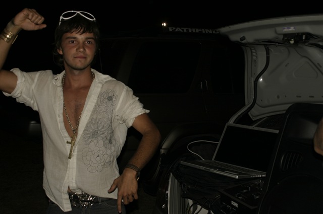 [coachella30[2].jpg]