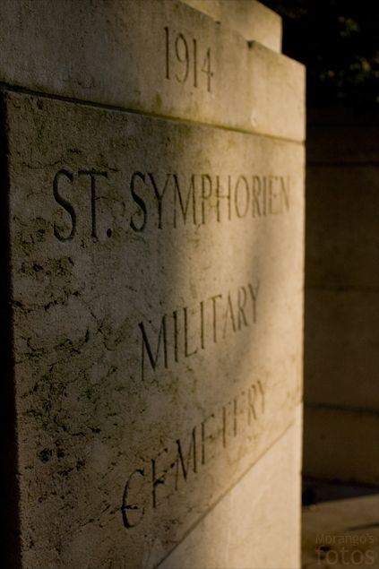 Entrée - Cimetière militaire - Saint-Symphorien - Hainaut - Belgique - Anne-Sarine Limpens 2008