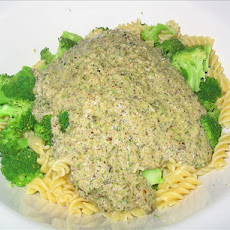 Pasta with Broccoli and Walnuts