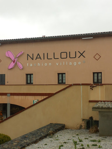 Nailloux Fashion Village