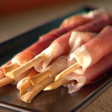 Mesclun with Prosciutto Grissini