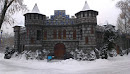Замок В Парке
