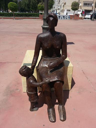 Estatue near City Office