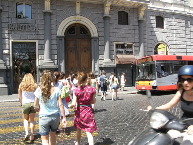 [P71900233.jpg]