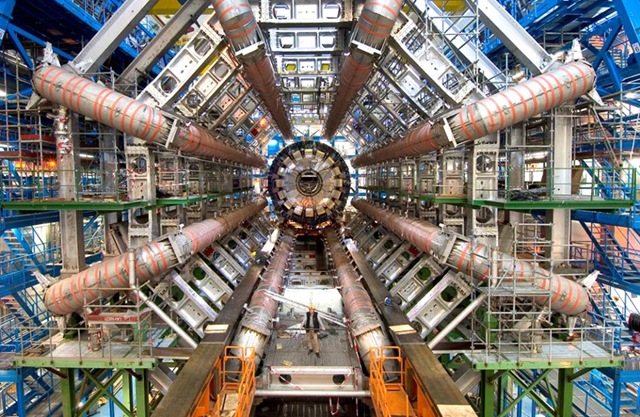[CERN_LHC_t2030shigh[3].jpg]