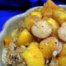 Sauteed Sea Scallops With Caramelized Peaches