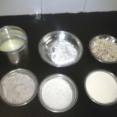 Rava Ka Ladoo