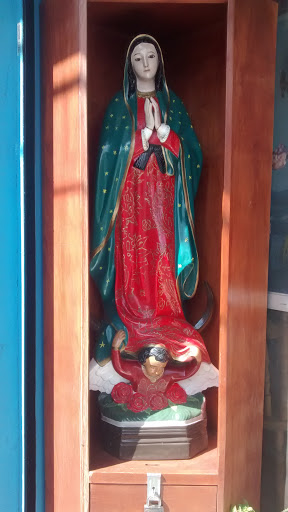Nicho a La Virgen en Malecón