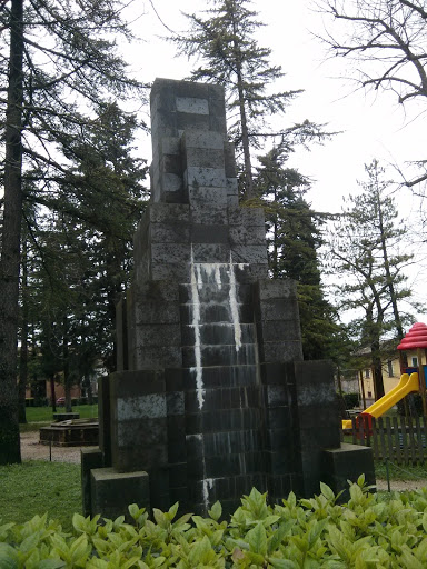 Tetris Monument 