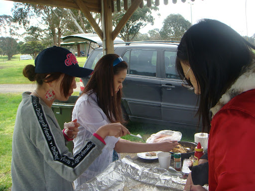 http://lh6.ggpht.com/chingching.daisy/SNONM4zziBI/AAAAAAAAAQ4/-b5m_DAh3fQ/s512/DSC02351.JPG