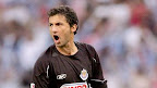 Luis Michel festejando un gol a favor