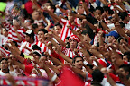 Aficionados apoyando a las Chivas