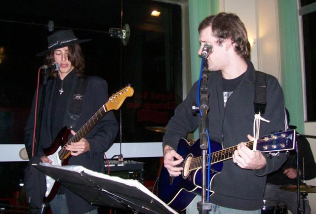 [100_3952_800x599[3].jpg]