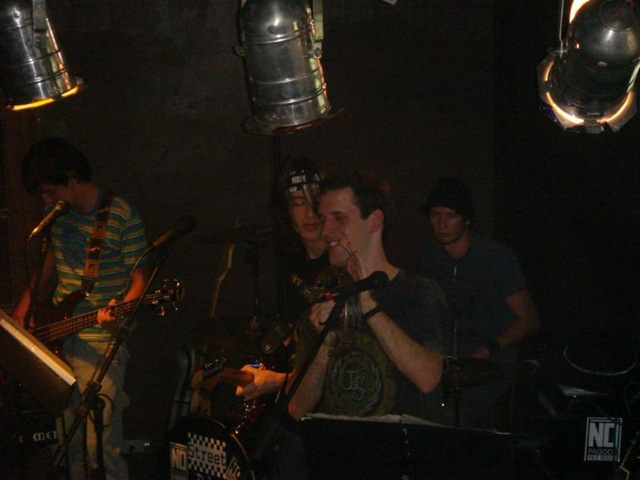 [DSC04220_800x600[3].jpg]