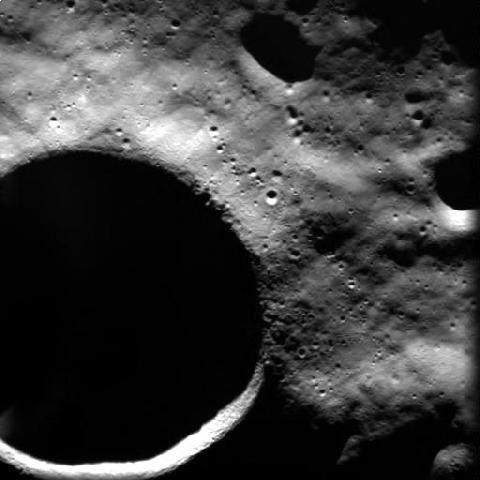 [shackleton-crater[3].jpg]