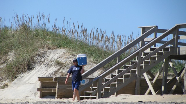 [hatteras 2008 buxton 027[3].jpg]