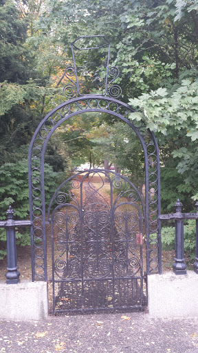 Whittemore-Robinns Park Entrance 