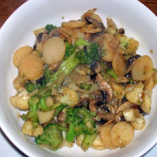 Stir-Fried Mushrooms and Broccoli