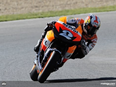 [221249_Dani+Pedrosa+in+action+MotoGP-1280x960-may16.jpg.preview_big[4].jpg]